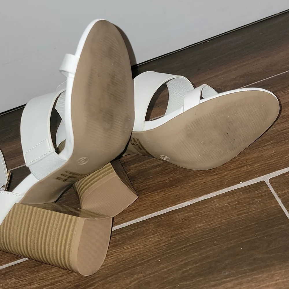 Wild Diva Chunky Heels - Picture 5 of 5